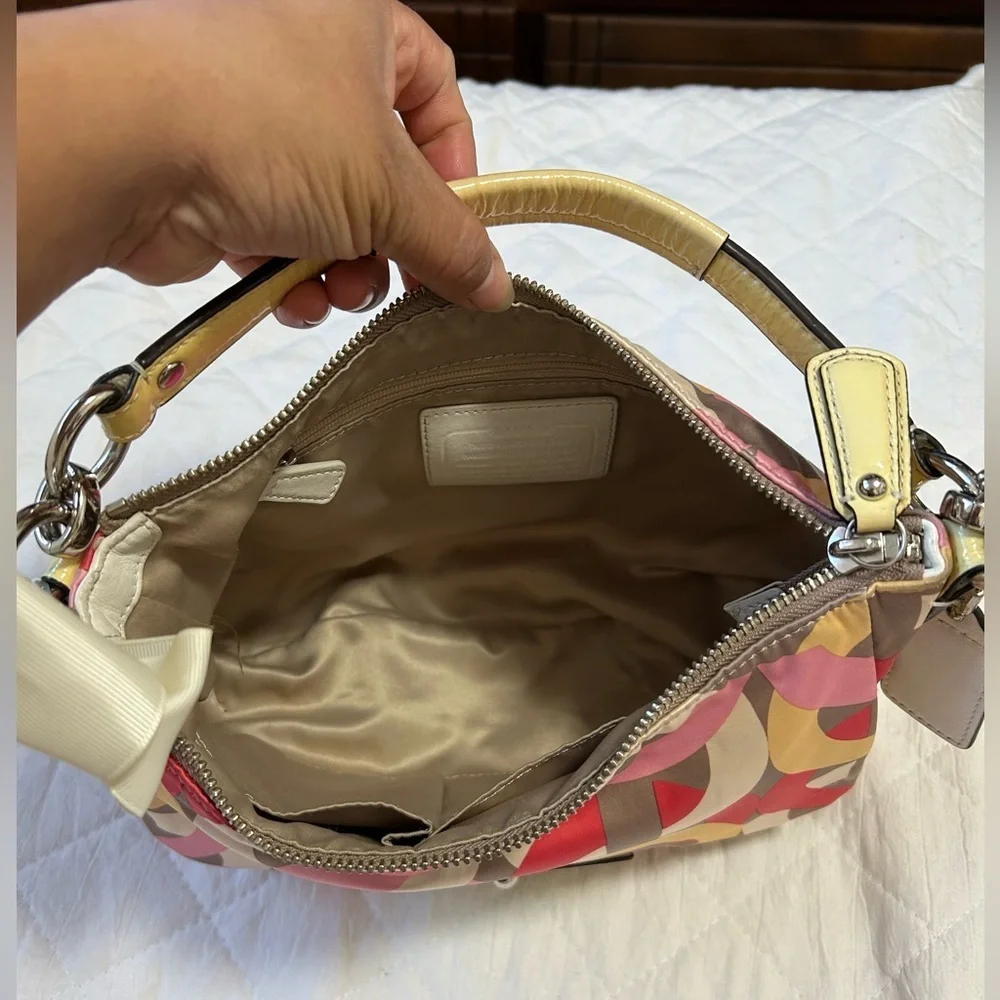 COACH Y2K F22748 Geometric Print Hobo Bag in Red Pink Gold /crossbody bag